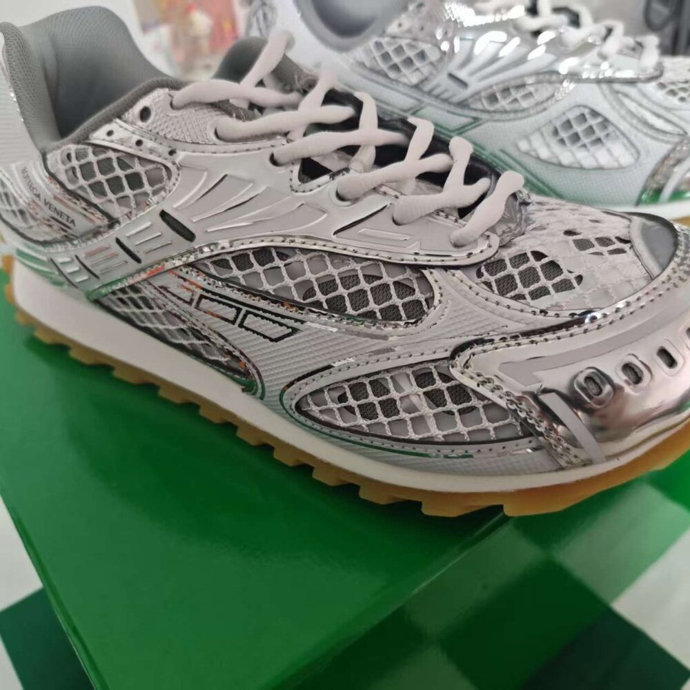 Bottega Veneta Sneakers - Picture 5 of 6